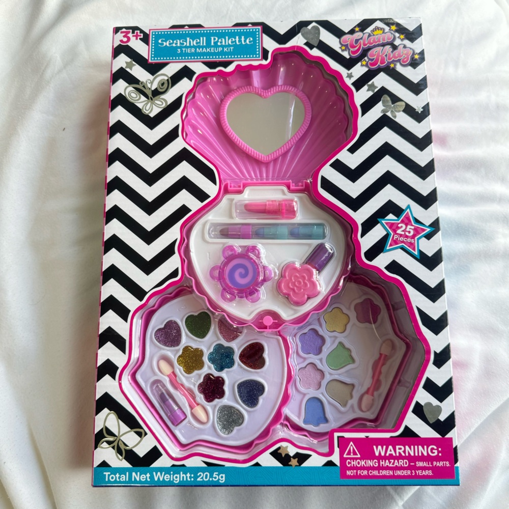 Seashell palette 3 tier makeup kit - 25 pieces